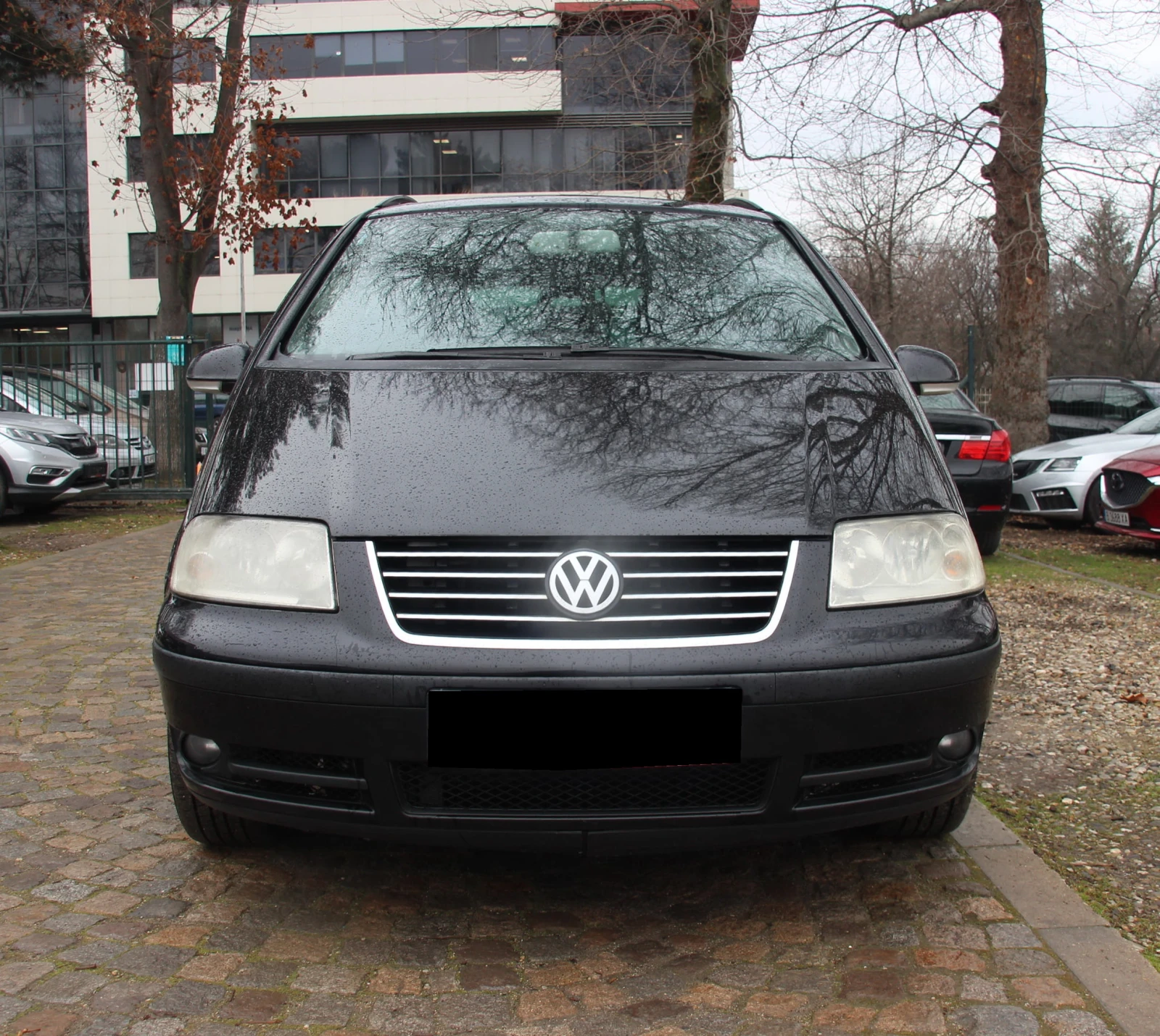 VW Sharan 1.9 TDI 131 кс. 6+ 1 МЕСТА НОВ ВНОС  , снимка 2 - Автомобили и джипове - 56040357