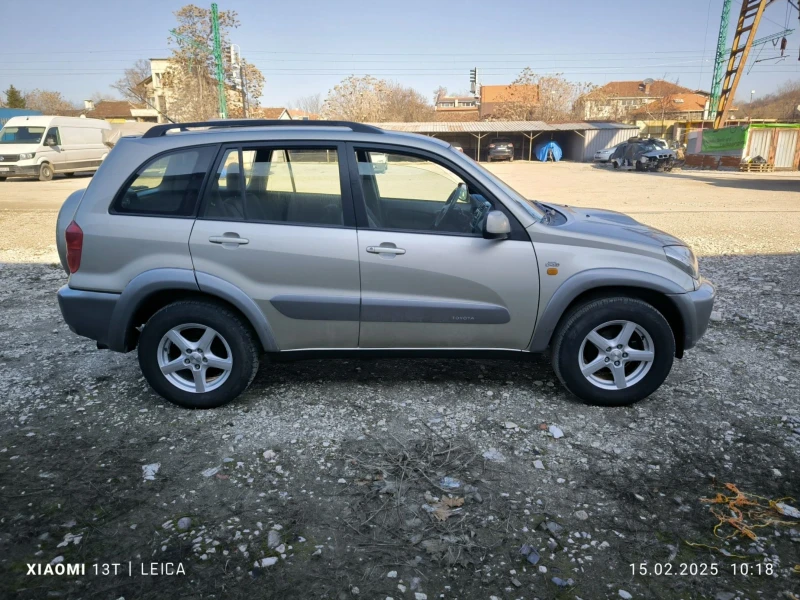 Toyota Rav4 2.0, снимка 3 - Автомобили и джипове - 49188878