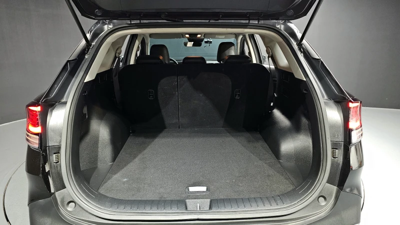 Kia Sportage 2.0 CRDI / АВТОМАТИК / СЕРВИЗНА ИСТОРИЯ !!!, снимка 17 - Автомобили и джипове - 53090618