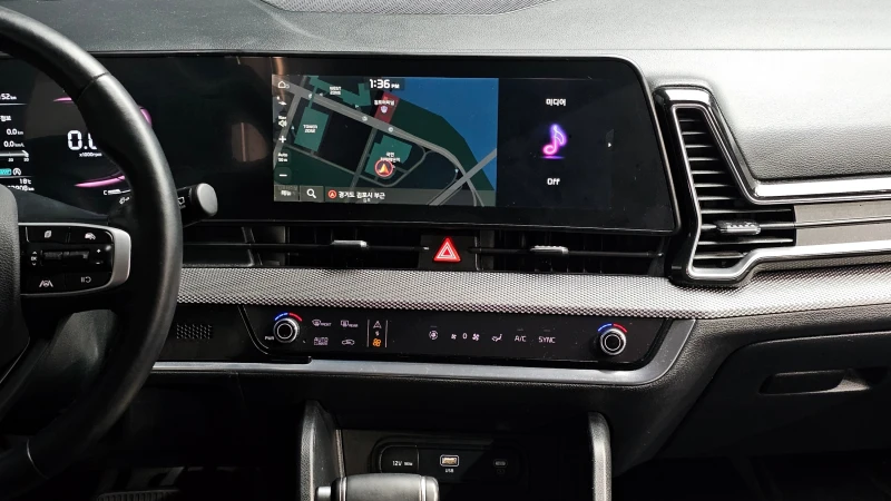 Kia Sportage 2.0 CRDI / АВТОМАТИК / СЕРВИЗНА ИСТОРИЯ !!!, снимка 11 - Автомобили и джипове - 53090618