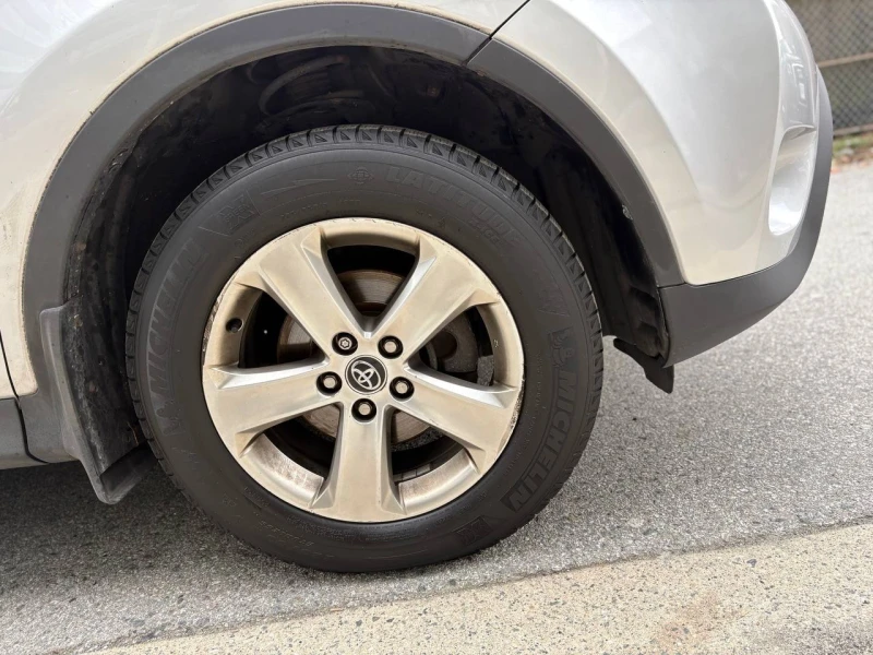 Toyota Rav4 XLE AWD* CARFAX* АВТО КРЕДИТ* , снимка 6 - Автомобили и джипове - 53222970