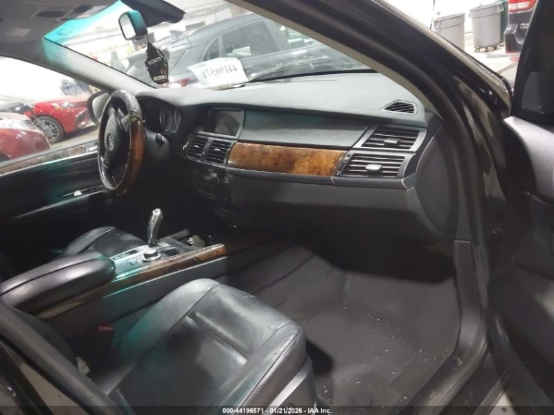 BMW X5 3.0L I-6 DOHC, VVT, 260HP All Wheel Drive, снимка 6 - Автомобили и джипове - 53371242
