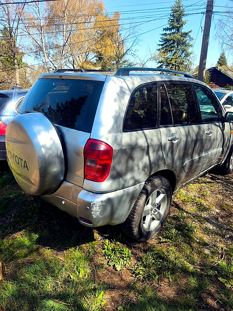 Toyota Rav4 2.0 D4D, снимка 3 - Автомобили и джипове - 55187863
