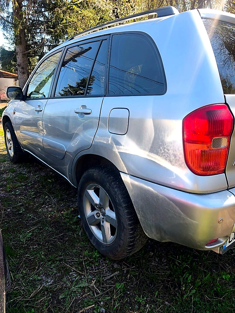 Toyota Rav4 2.0 D4D, снимка 4 - Автомобили и джипове - 55187863