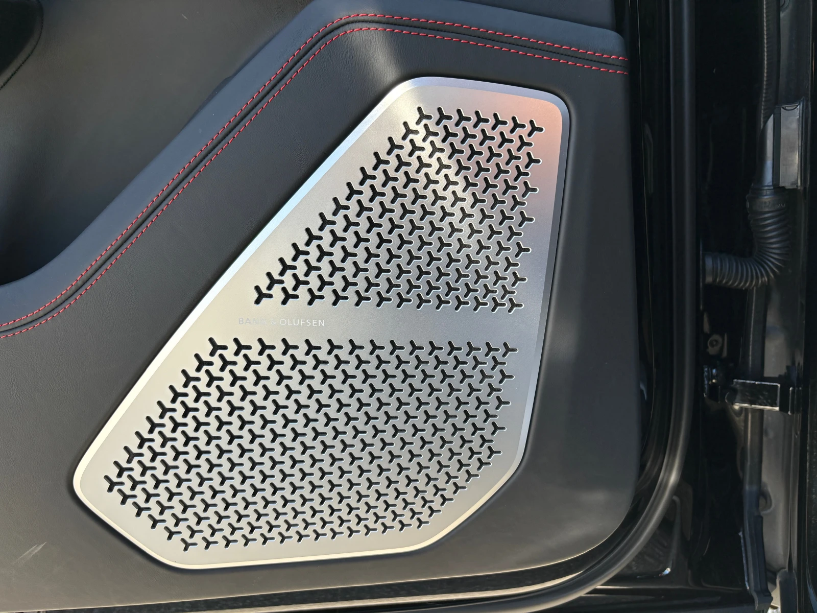 Lamborghini Urus B&O Carbon MAT | Mobile.bg — изображение 17