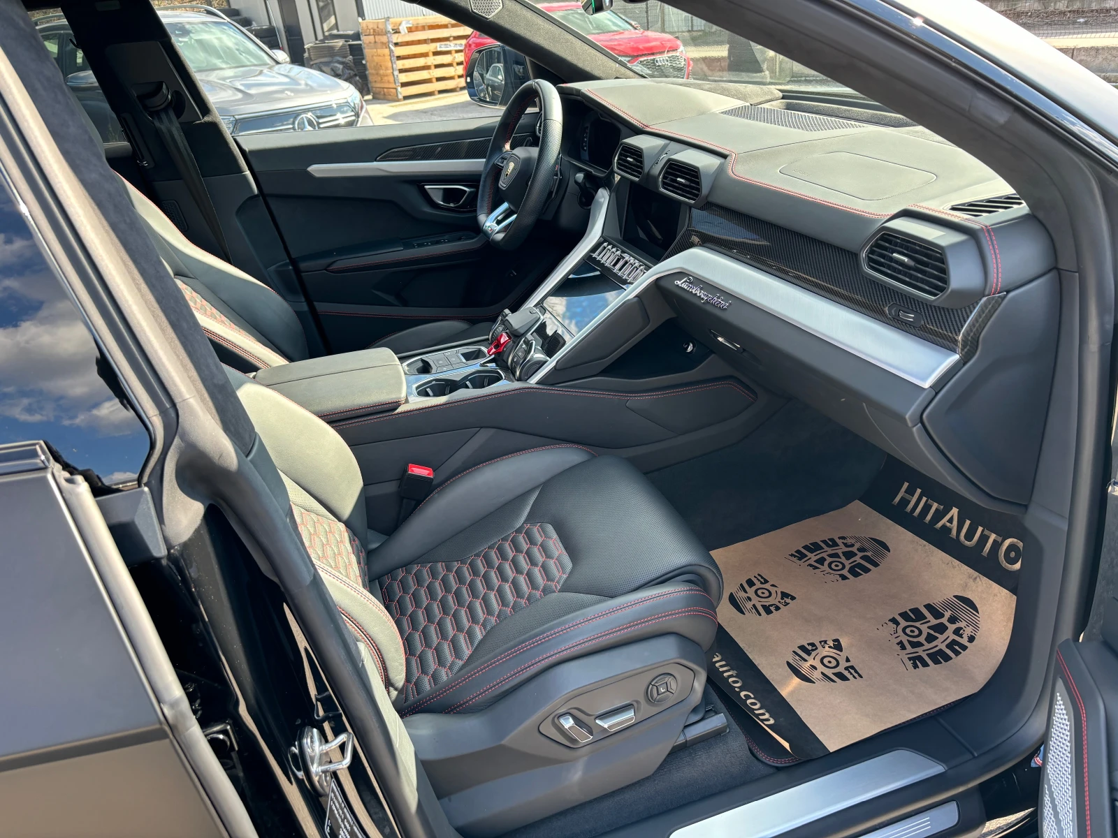 Lamborghini Urus B&O Carbon MAT | Mobile.bg — изображение 11