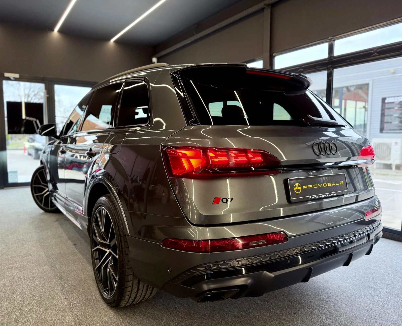 Audi Q7 60 TFSI - E* S-Line* B&O* Pano* Лизинг , снимка 4 - Автомобили и джипове - 54127104