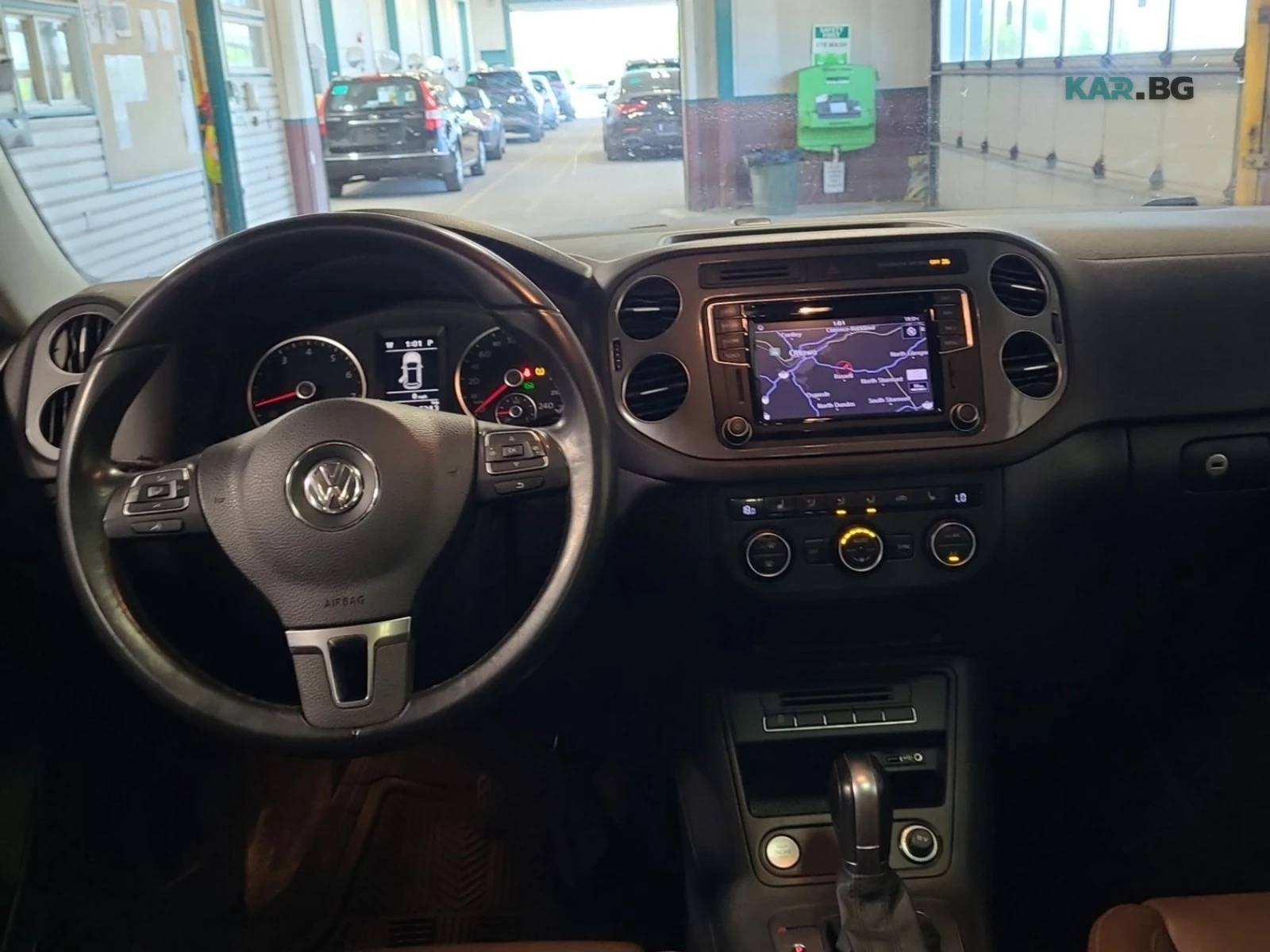 VW Tiguan * AвтоКредит * (ЦЕНА ДО БГ), снимка 9 - Автомобили и джипове - 54826285