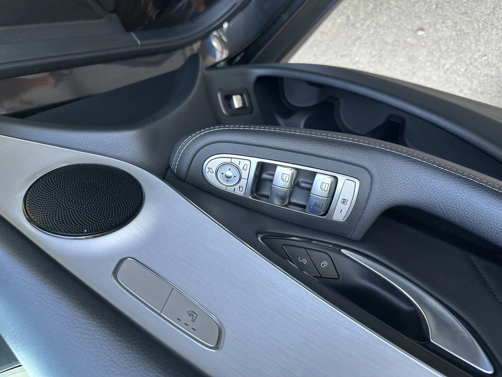Mercedes-Benz GLC 220, снимка 12 - Автомобили и джипове - 55590425
