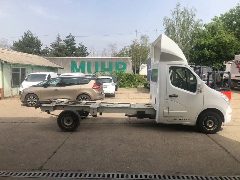 Renault Master 2019, снимка 9 - Бусове и автобуси - 46143178