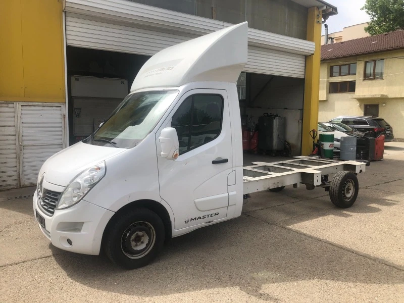 Renault Master 2019, снимка 4 - Бусове и автобуси - 46143178