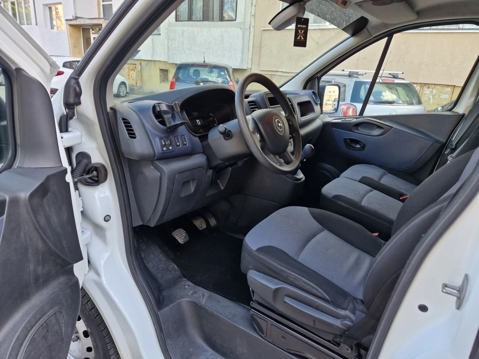 Opel Vivaro Дубъл кабина, Евро 6, шест скорости  - изображение 6