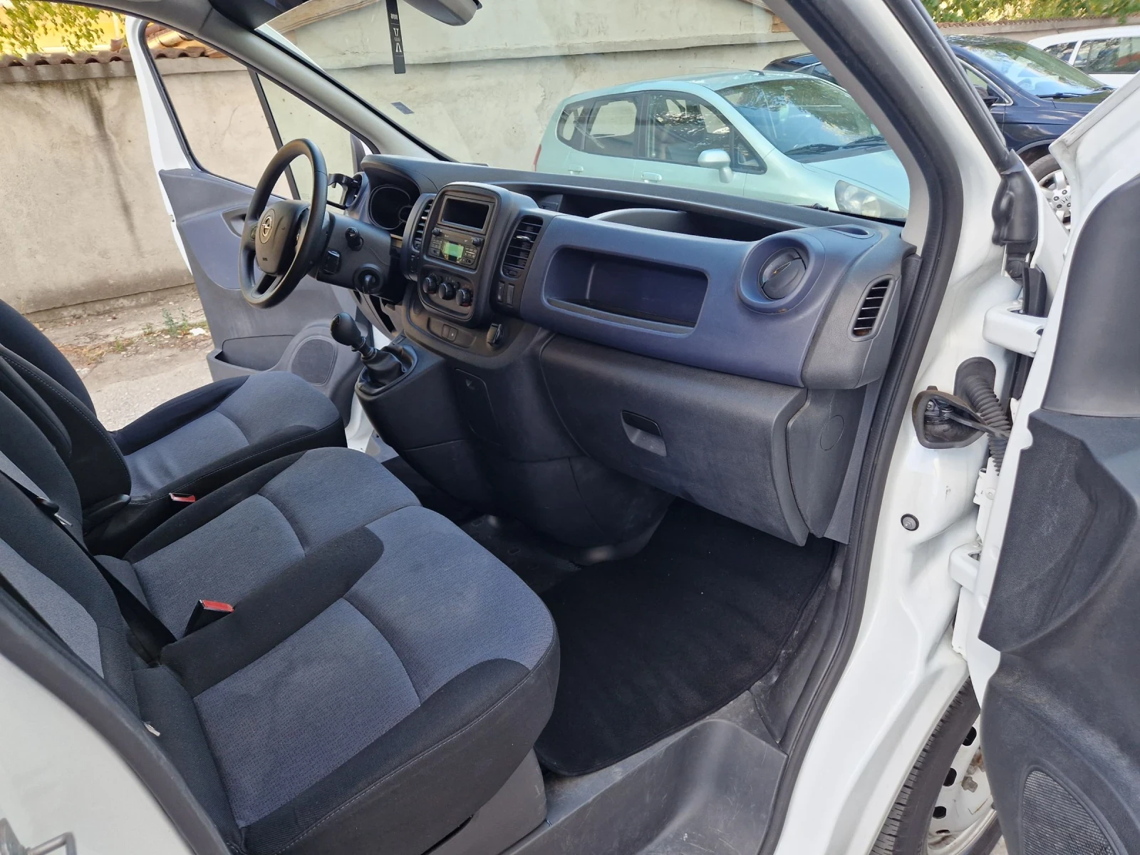 Opel Vivaro Дубъл кабина, Евро 6, шест скорости  - изображение 7