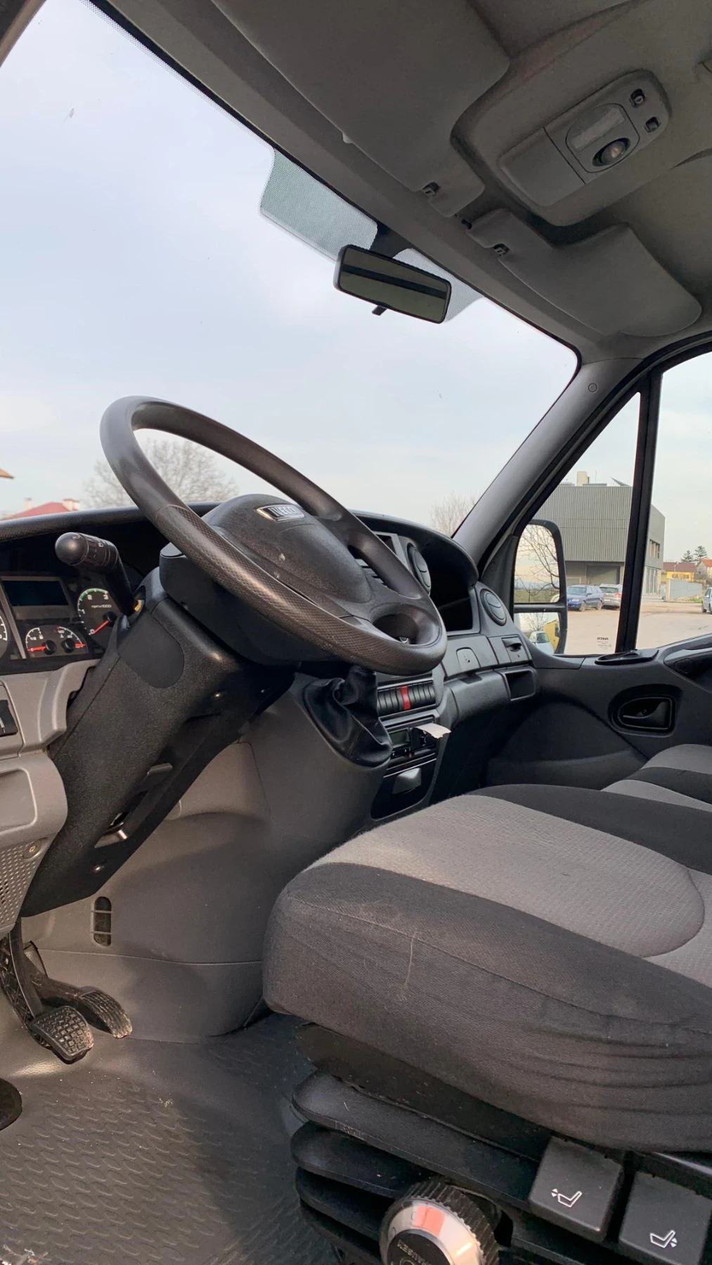 Iveco 35c15  3.0* EURO 5 * ПАДАЩ БОРД* 4.30м, снимка 13 - Бусове и автобуси - 56243885