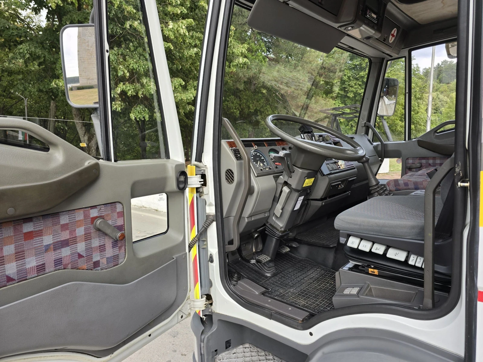 Iveco 130 e18 , 12.N2 ! 52 000 ! | Mobile.bg   14