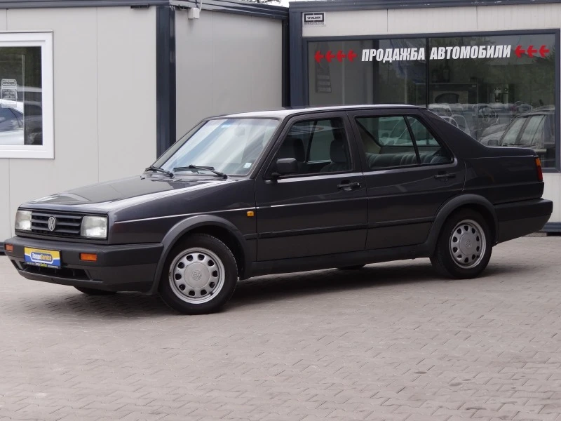 VW Jetta 1.6 - 75k.c. / Климатик / 5-скорости / Euro-2 /, снимка 2 - Автомобили и джипове - 45697284