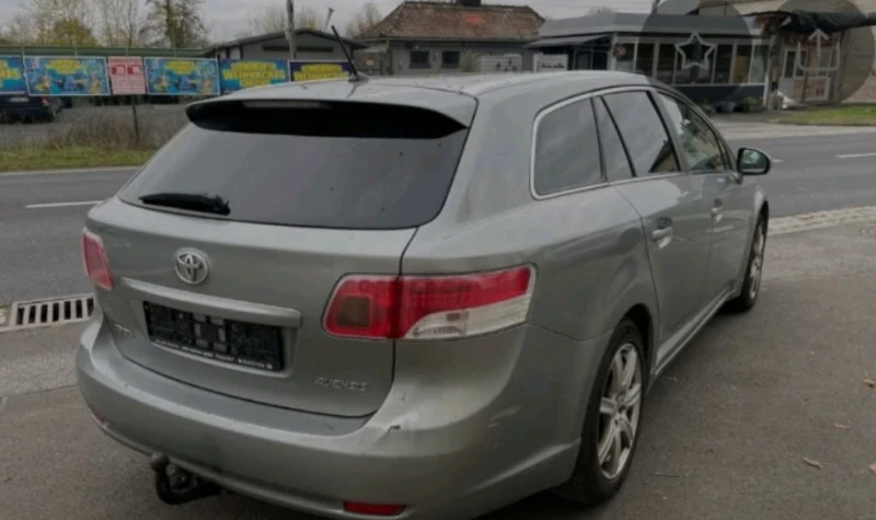 Toyota Auris 2.2, снимка 3 - Автомобили и джипове - 48082263