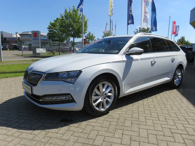 Skoda Superb Combi 1.5 DSG Style, снимка 1 - Автомобили и джипове - 49460024