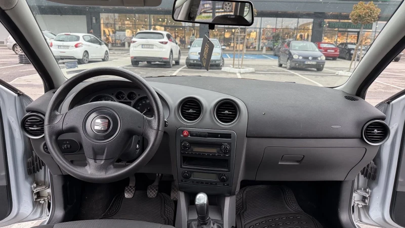 Seat Ibiza 1.4i, снимка 5 - Автомобили и джипове - 52333858