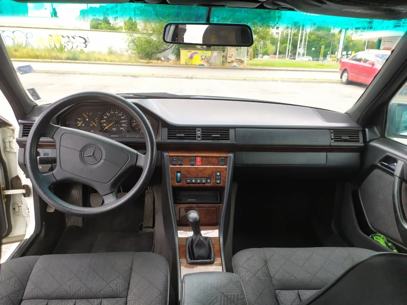 Mercedes-Benz 124 2000 куб. 136 КС., снимка 9 - Автомобили и джипове - 52864929