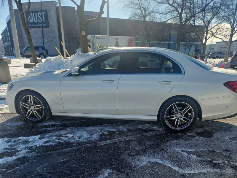 Mercedes-Benz E 300 * CARFAX * БЕЗ ПЪРВОНАЧАЛНА ВНОСКА, снимка 2 - Автомобили и джипове - 53063493