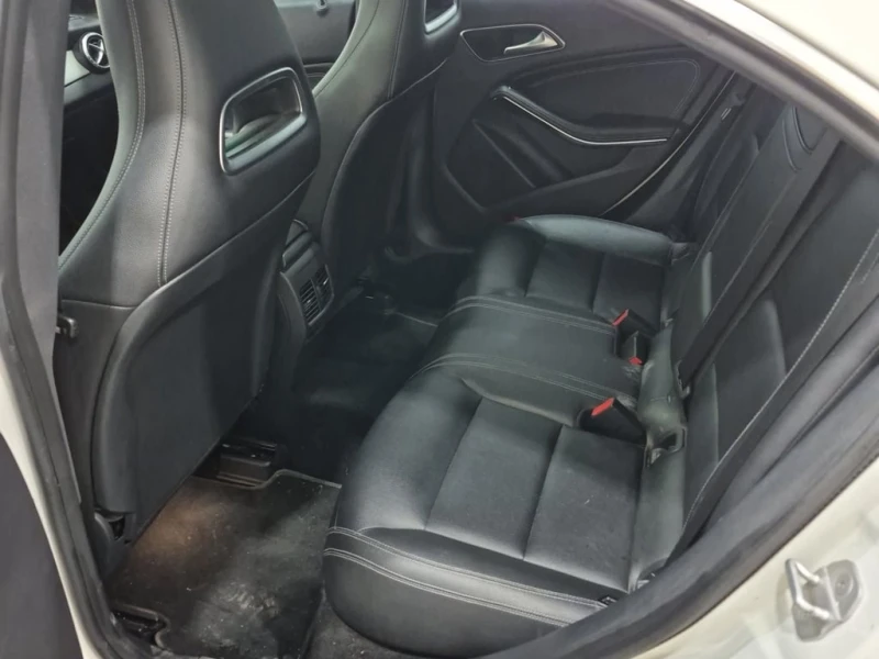 Mercedes-Benz CLA 250 / PANO / PAMETI / PODGREVI / CARFAX, снимка 13 - Автомобили и джипове - 53247611