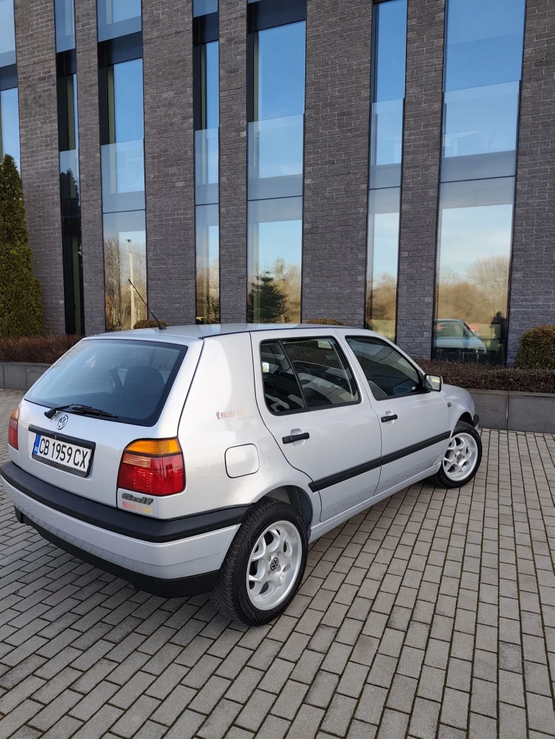 VW Golf 1.6 УНИКАТ 80 Хил км.НОВА , оригинална боя , УНИКА, снимка 7 - Автомобили и джипове - 53286068