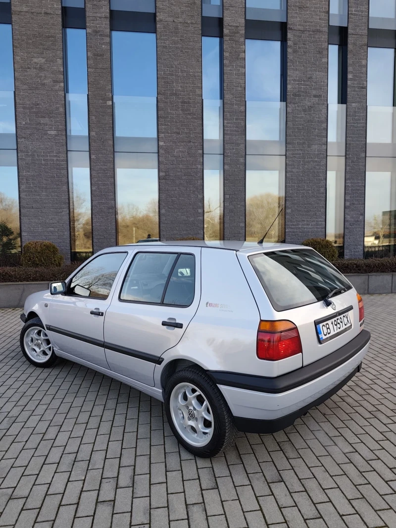 VW Golf 1.6 УНИКАТ 80 Хил км.НОВА , оригинална боя , УНИКА, снимка 6 - Автомобили и джипове - 53286068
