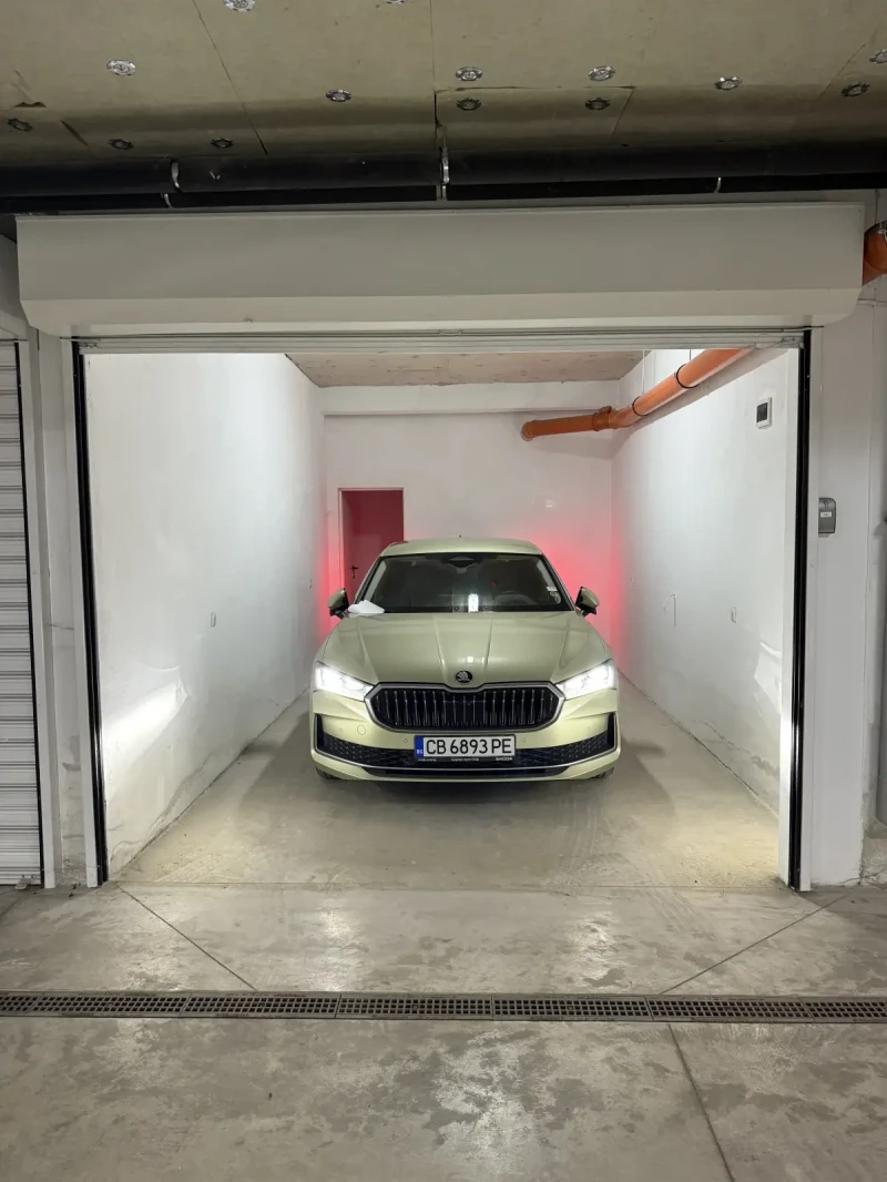 Skoda Superb 2.0 TDi, снимка 2 - Автомобили и джипове - 53374478