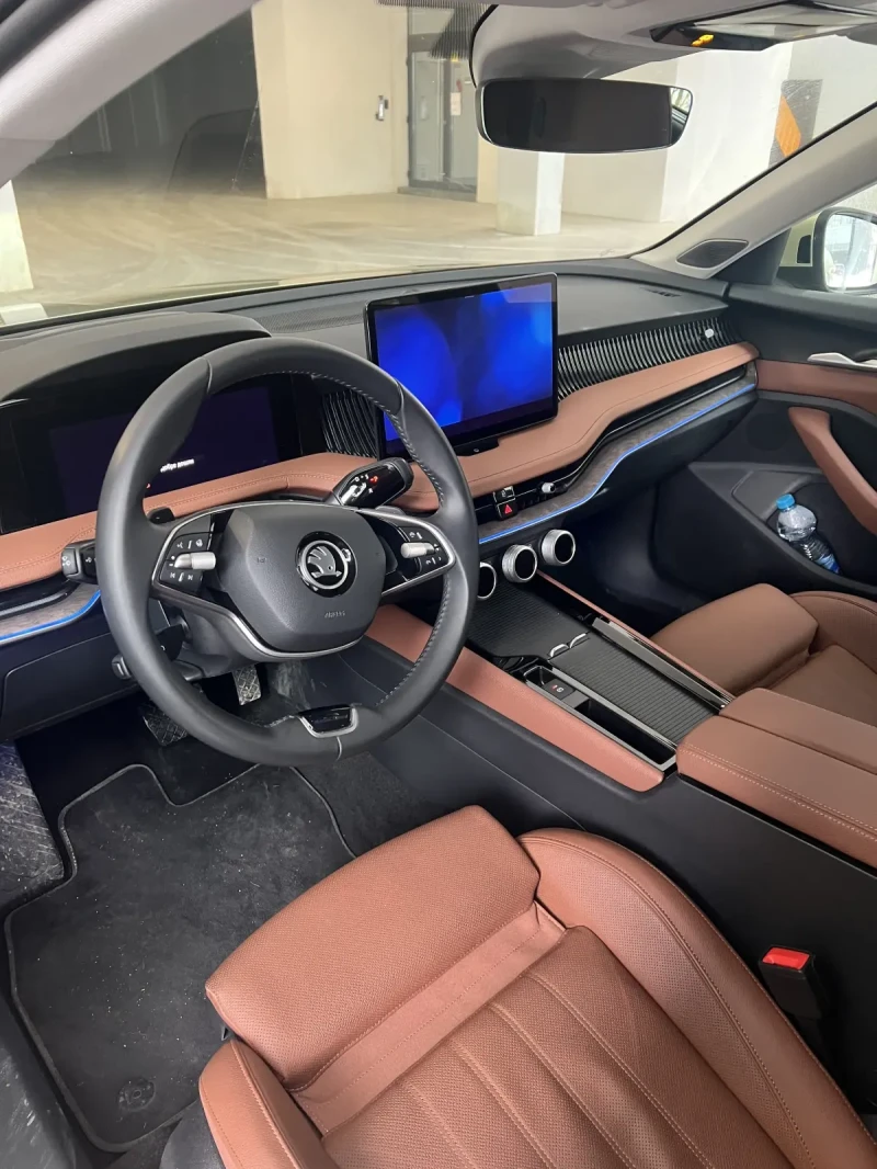 Skoda Superb 2.0 TDi, снимка 7 - Автомобили и джипове - 53374478