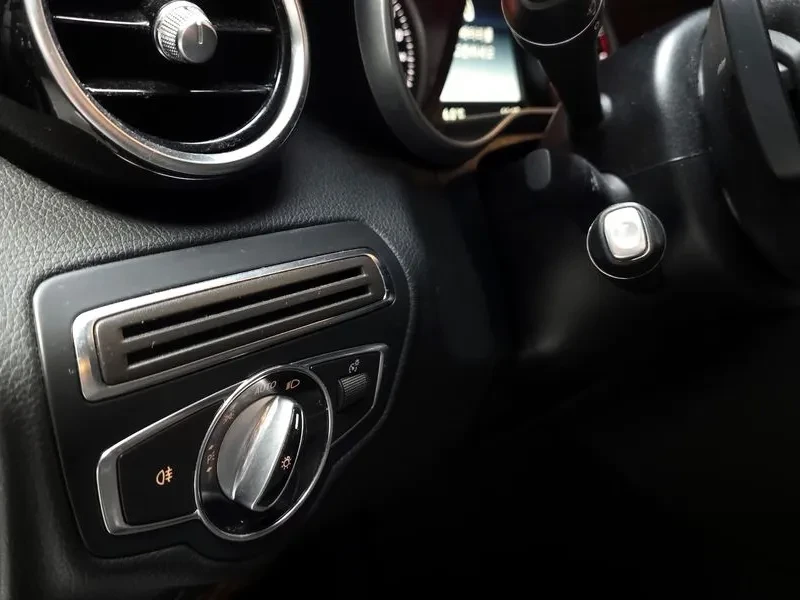 Mercedes-Benz C 200, снимка 17 - Автомобили и джипове - 53439713