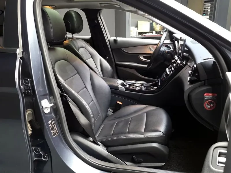 Mercedes-Benz C 200, снимка 11 - Автомобили и джипове - 53439713