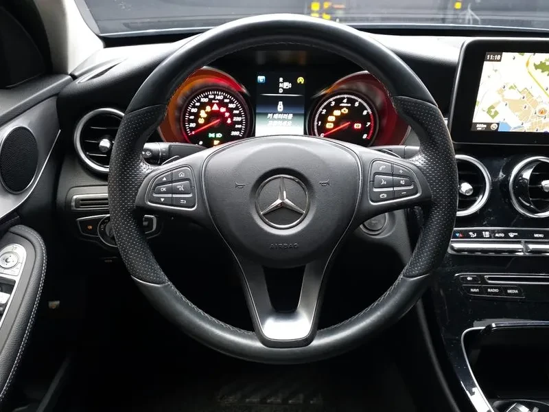 Mercedes-Benz C 200, снимка 12 - Автомобили и джипове - 53439713