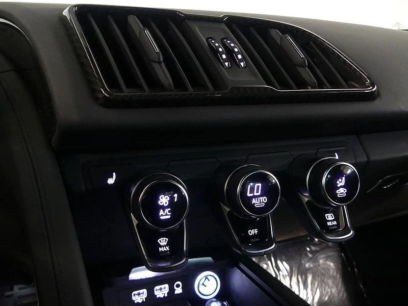 Audi R8 5.2 DKA Automatic, снимка 15 - Автомобили и джипове - 55961702