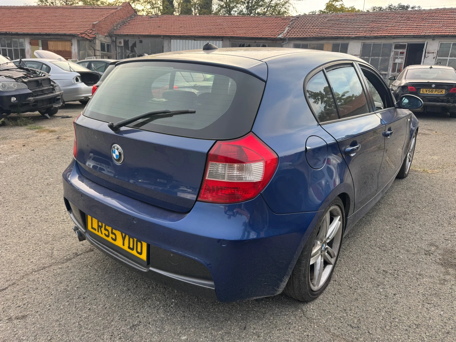 BMW 130 I, снимка 4 - Автомобили и джипове - 56148543