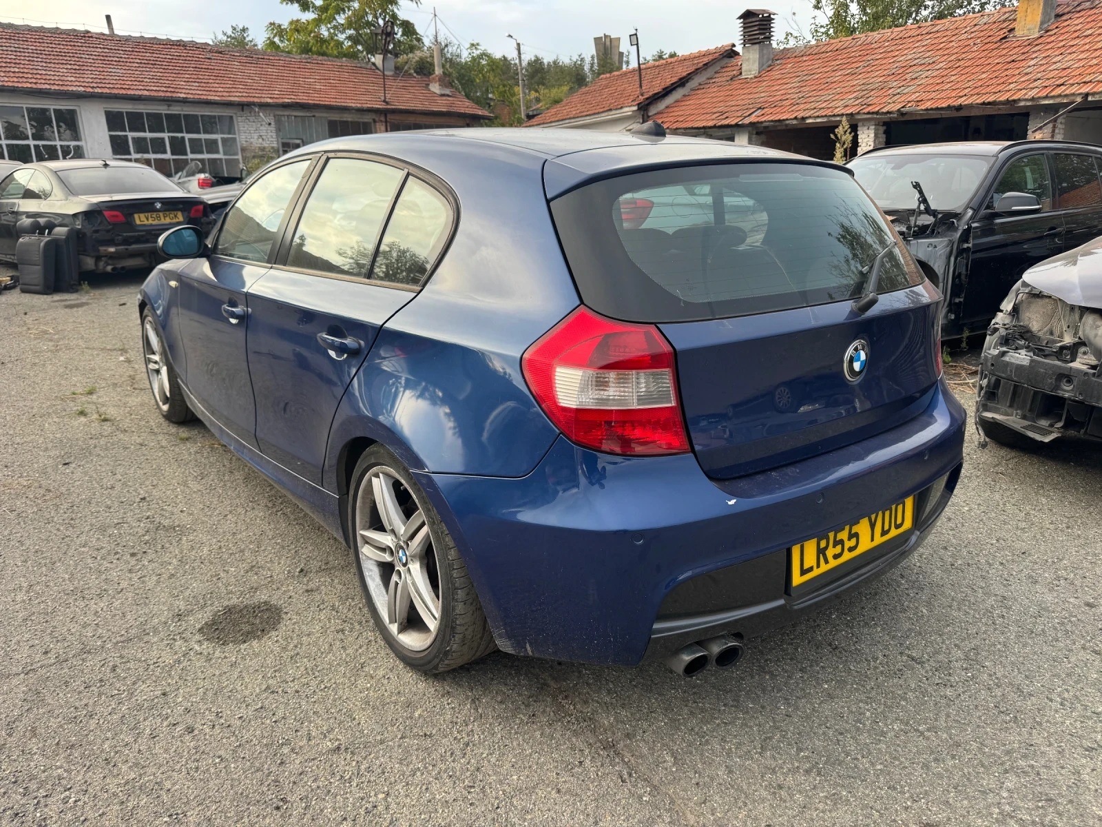 BMW 130 I, снимка 3 - Автомобили и джипове - 56148543