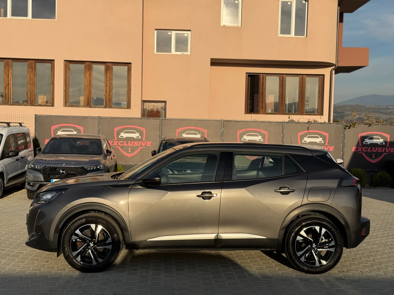 Peugeot 2008 1.5BlueHDI TOP NOV SERVIZ - изображение 2