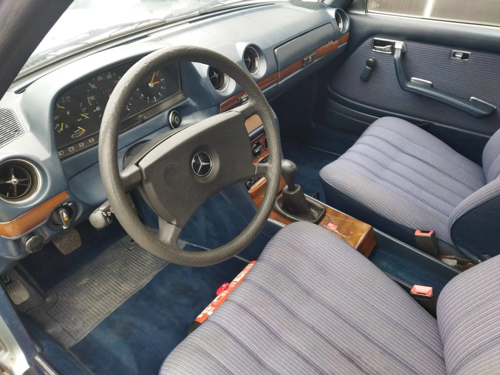 Mercedes-Benz 123 230 CE Coupe - изображение 4