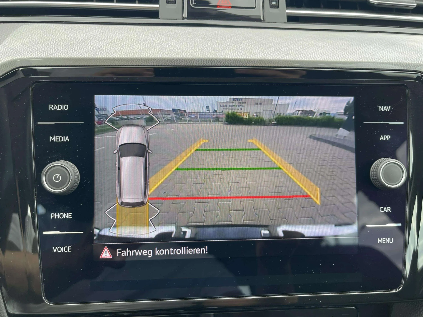 VW Passat Business 2.0 TSI 140kW 7-speed DSG - изображение 6