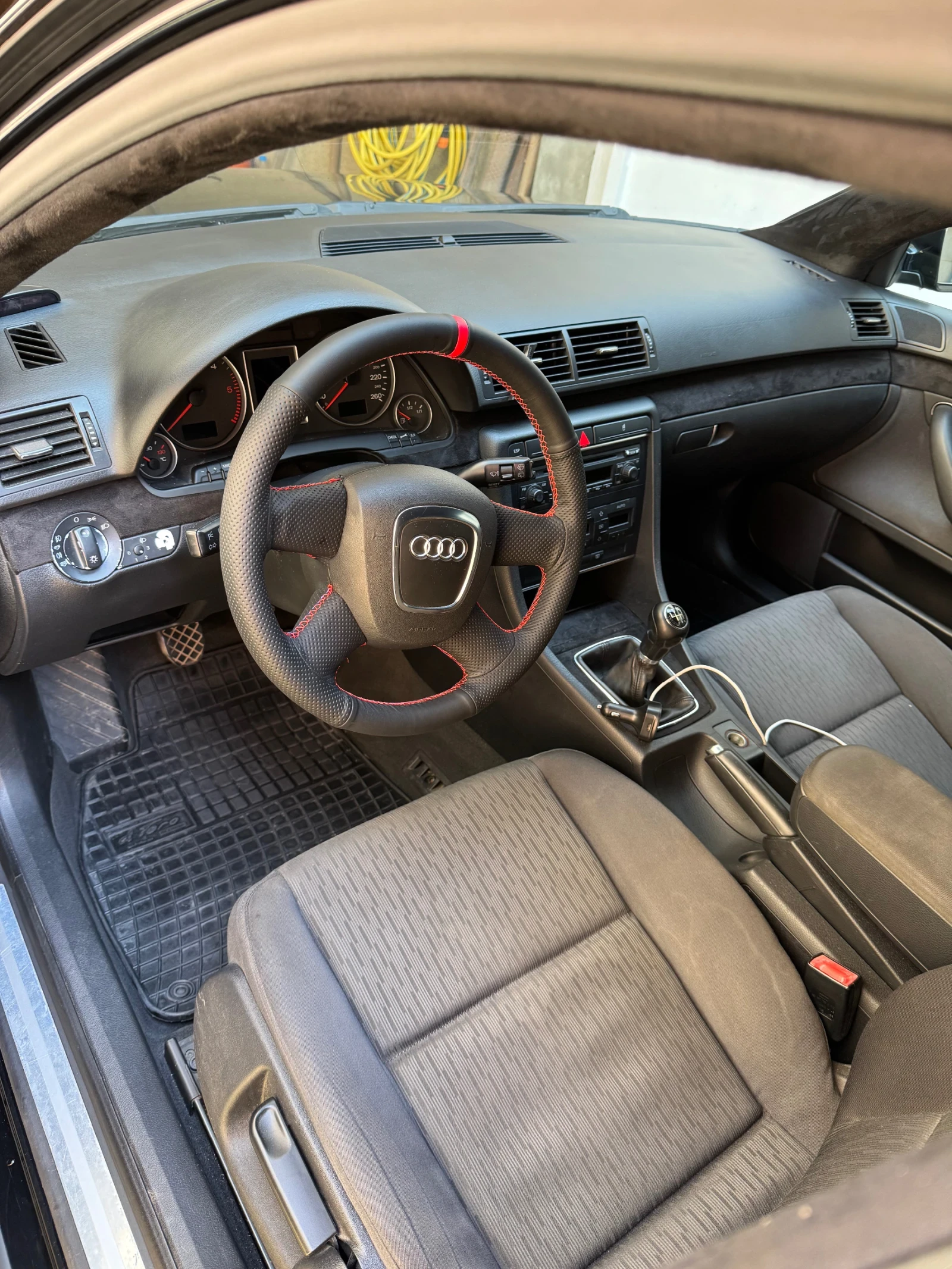 Audi A4 2.0 TDI Обслужена | Алкантара | 2 Комплекта джанти - изображение 7
