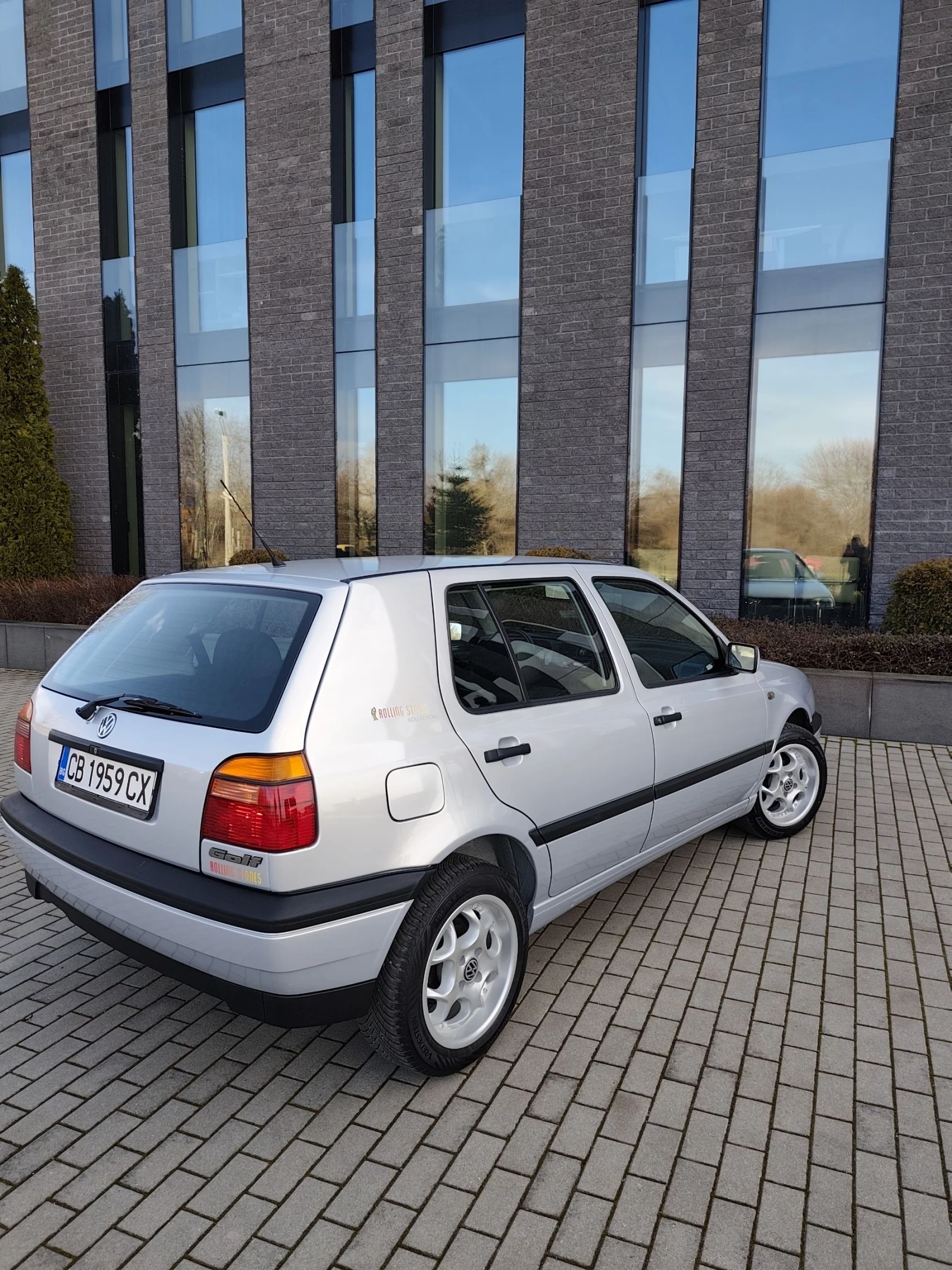 VW Golf 1.6 УНИКАТ 80 Хил км.НОВ! , оригинална боя , УНИКА, снимка 7 - Автомобили и джипове - 53286068