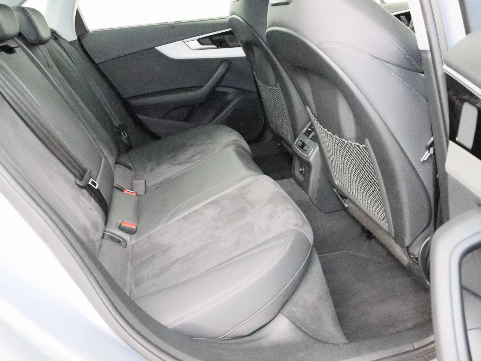 Audi A4 40TDI/204HP/QUATTRO/ADVANCED/360/LED/NAVI/928v | Mobile.bg � ����������� 15