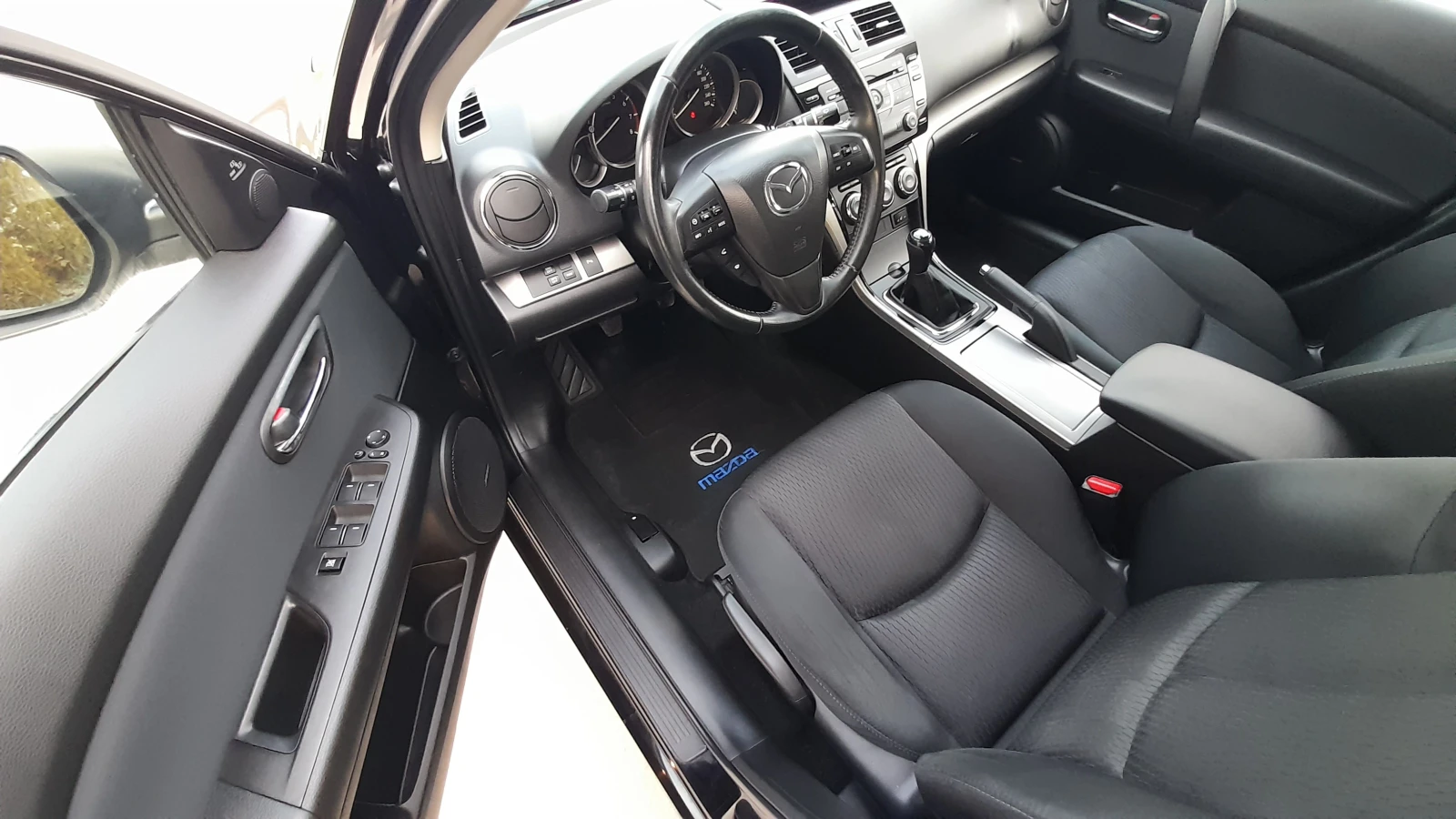 Mazda 6 2.0i - SWISS , снимка 9 - Автомобили и джипове - 53726649