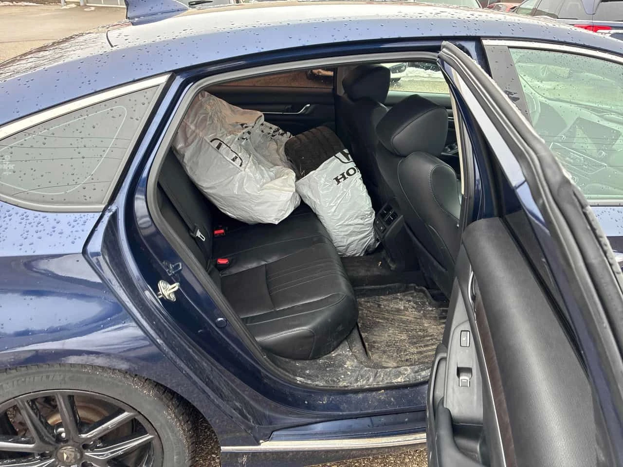 Honda Accord * Touring * PANO* ПОДГРЕВ* KEYLESS* , снимка 7 - Автомобили и джипове - 53747808