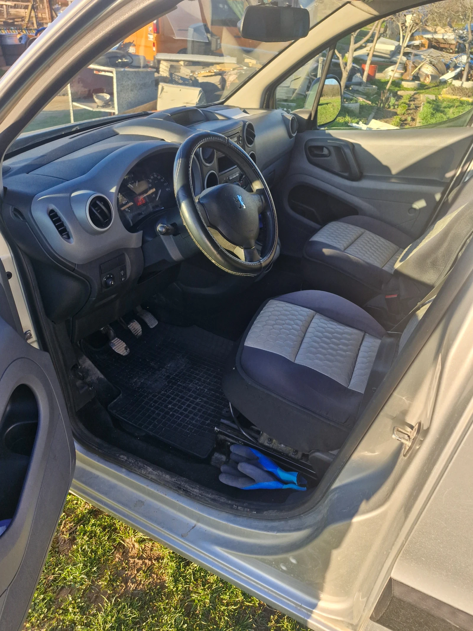 Peugeot Partner 1.6 90кс..КЛИМАТИК , снимка 8 - Автомобили и джипове - 53888938