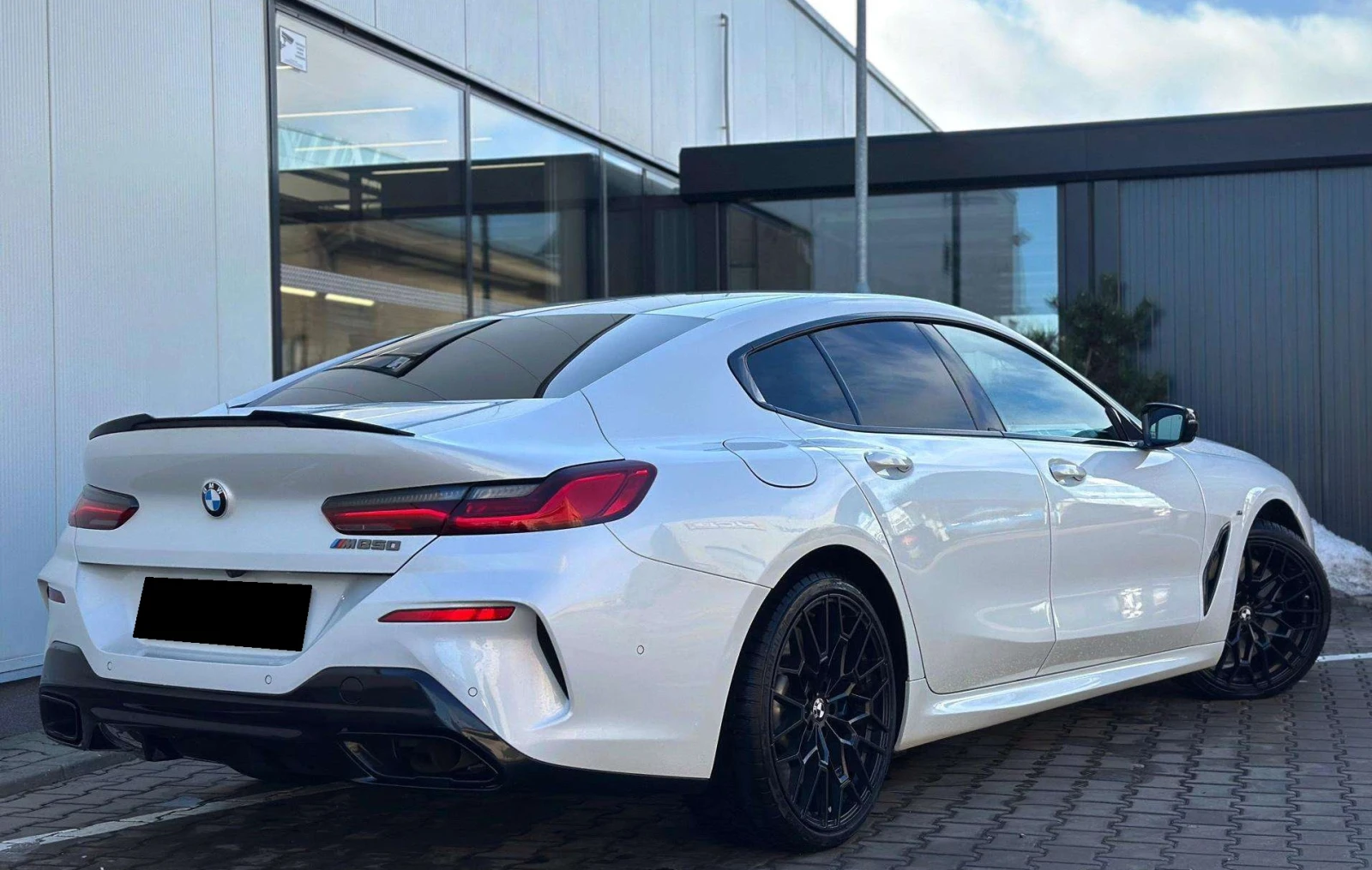 BMW 850 i xDrive M-Sport, снимка 2 - Автомобили и джипове - 54338055