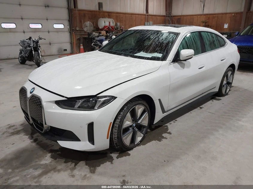 BMW i4 xDrive40 Gran Coupe, снимка 2 - Автомобили и джипове - 54378646