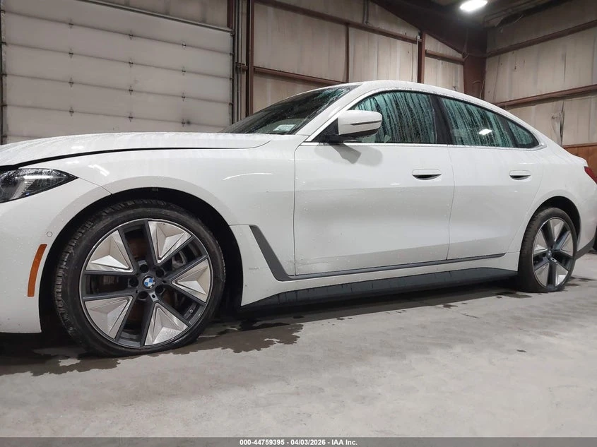 BMW i4 xDrive40 Gran Coupe, снимка 6 - Автомобили и джипове - 54378646