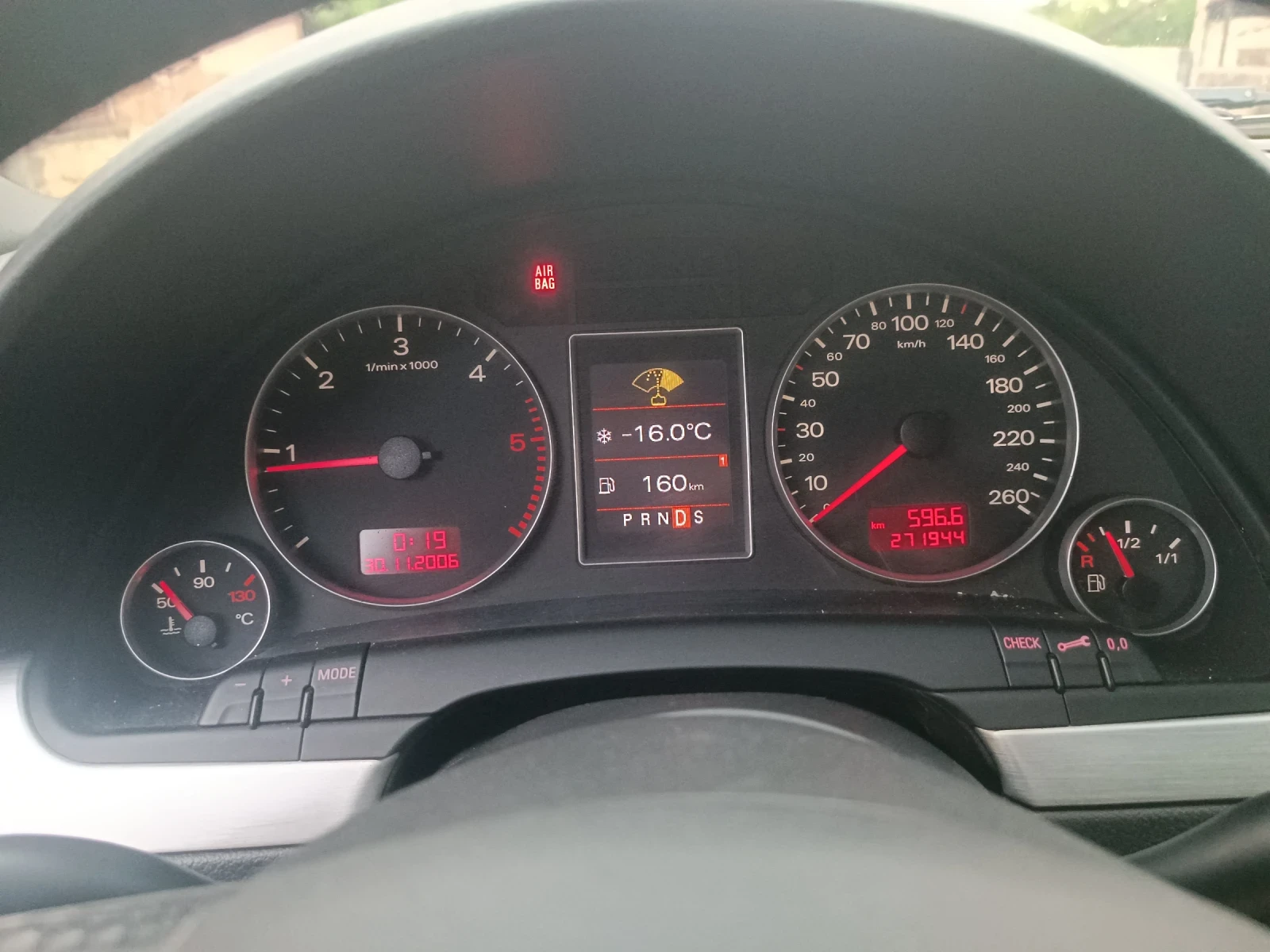 Audi A4 2.7 TDI S , снимка 14 - Автомобили и джипове - 54748419