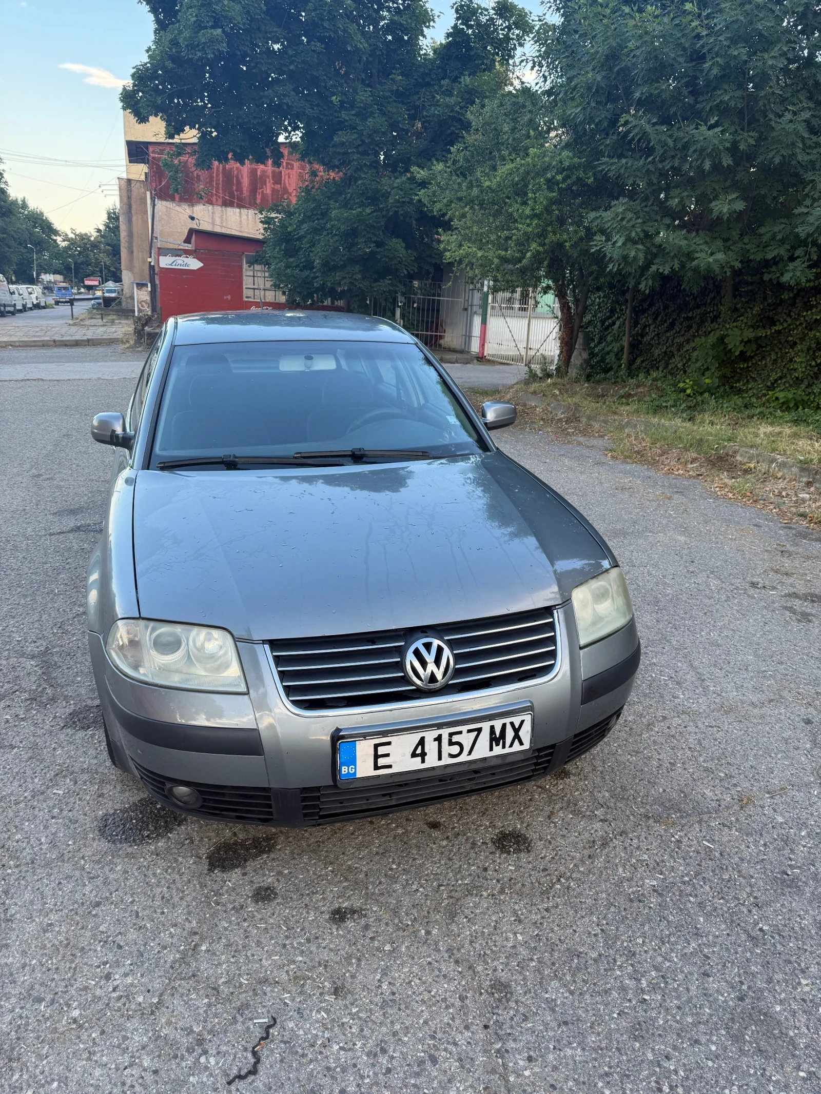 VW Passat 1.9 tdi, снимка 4 - Автомобили и джипове - 54839084